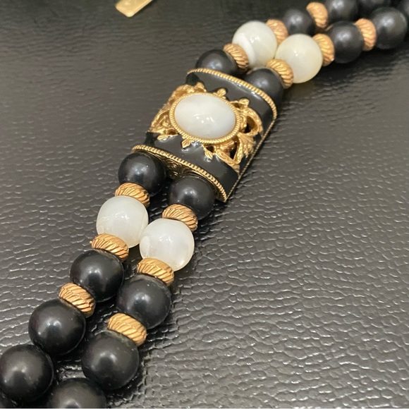 Vintage Signed 1928 2-Strands Black Beads & Cat’s Eye Necklace - Picture 8 of 15